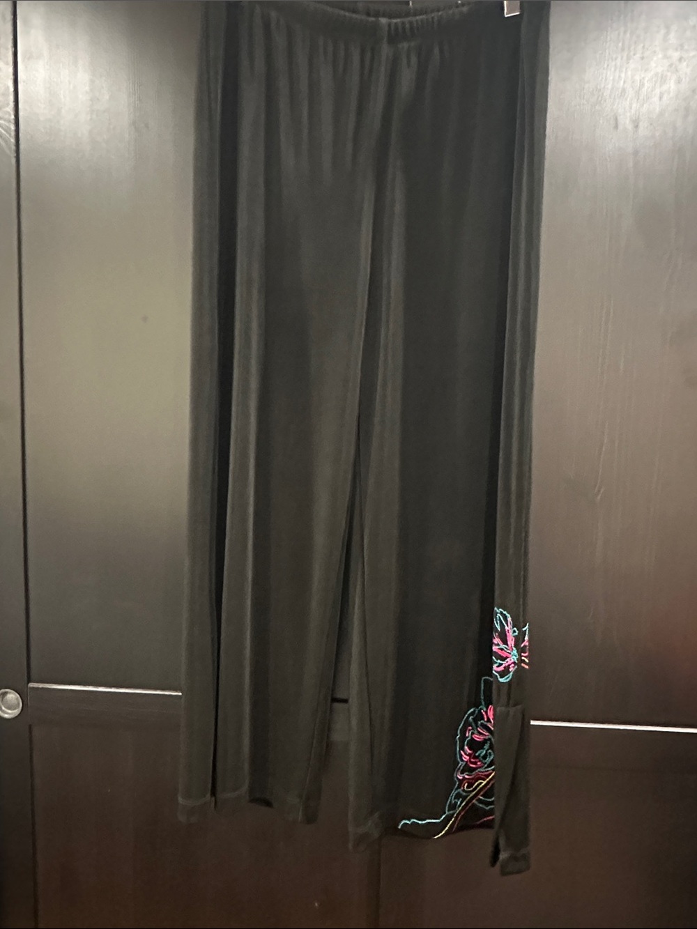Black Wide-Leg Capris with Colorful Floral Side Embroidery